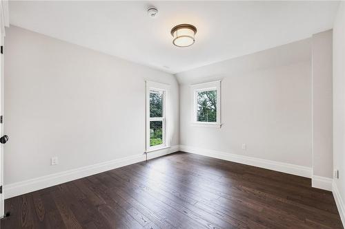 100 Kensington Avenue S, Hamilton, ON - Indoor Photo Showing Other Room