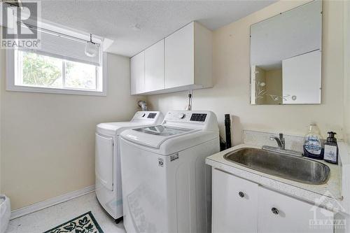 92 Martin Street, Richmond, ON - Indoor Photo Showing Laundry Room