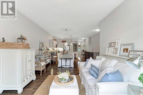 35 Canterbury Circle, Orillia, ON - Indoor Photo Showing Living Room