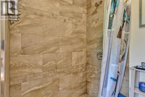32 Liberty Lane, Kawartha Lakes, ON - Indoor Photo Showing Bathroom