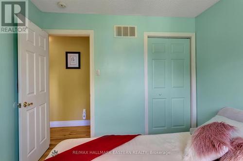 32 Liberty Lane, Kawartha Lakes, ON - Indoor Photo Showing Bedroom