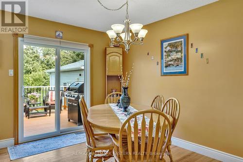32 Liberty Lane, Kawartha Lakes, ON - Indoor Photo Showing Dining Room
