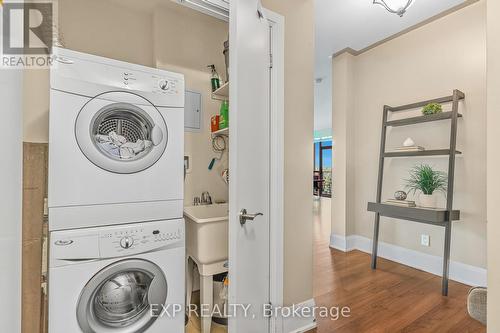 303 - 45 Yorkland Boulevard, Brampton, ON - Indoor Photo Showing Laundry Room
