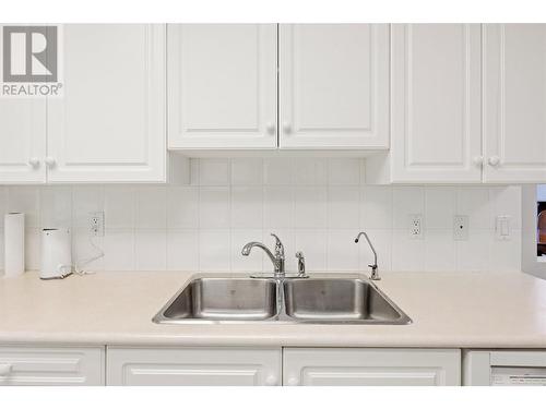 1965 Durnin Road Unit# 217, Kelowna, BC - Indoor Photo Showing Kitchen With Double Sink