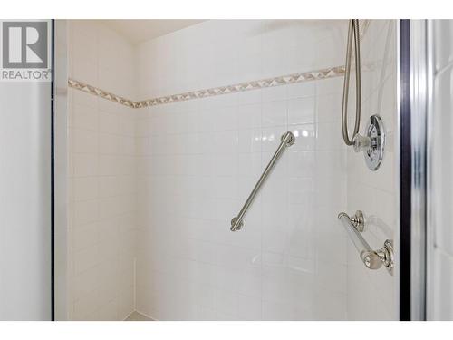 1965 Durnin Road Unit# 217, Kelowna, BC - Indoor Photo Showing Bathroom