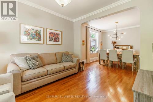 543 Gilmour Street, Peterborough, ON - Indoor Photo Showing Living Room