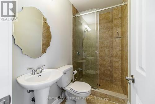 543 Gilmour Street, Peterborough, ON - Indoor Photo Showing Bathroom