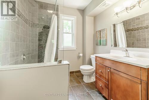 543 Gilmour Street, Peterborough, ON - Indoor Photo Showing Bathroom