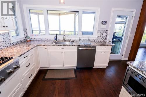 60 Ohio Pond Road, Grand Manan, NB - Indoor Photo Showing Kitchen With Upgraded Kitchen