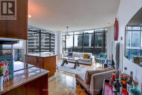 4407 - 55 Brenmer Boulevard, Toronto, ON - Indoor Photo Showing Living Room