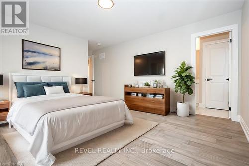 11 Elvira Way, Thorold, ON - Indoor Photo Showing Bedroom