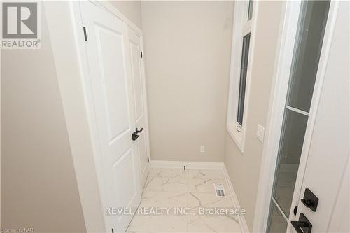 11 Elvira Way, Thorold, ON - Indoor Photo Showing Other Room