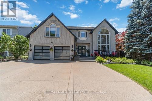 10 Meadowbrook Lane, Pelham, ON - Outdoor With Facade