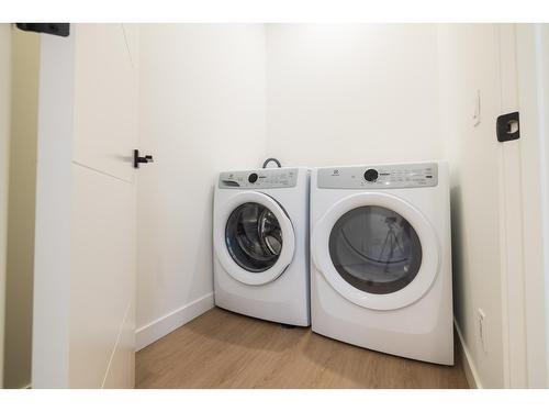 103 - 800 Riverside Way, Fernie, BC - Indoor Photo Showing Laundry Room