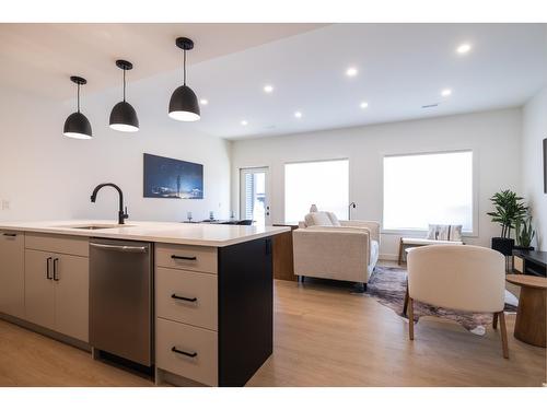 103 - 800 Riverside Way, Fernie, BC - Indoor Photo Showing Kitchen With Upgraded Kitchen