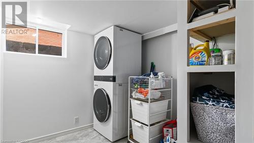 194 6Th Street, Hanover, ON - Indoor Photo Showing Laundry Room