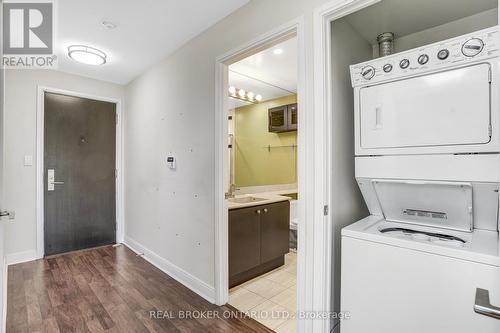 4607 - 60 Absolute Avenue, Mississauga, ON - Indoor Photo Showing Laundry Room