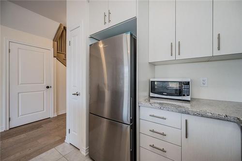 91 Pinot Crescent, Hamilton, ON - Indoor Photo Showing Kitchen