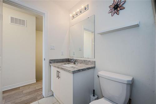 91 Pinot Crescent, Hamilton, ON - Indoor Photo Showing Bathroom