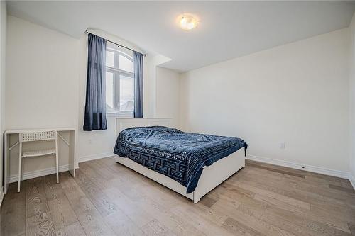 91 Pinot Crescent, Hamilton, ON - Indoor Photo Showing Bedroom