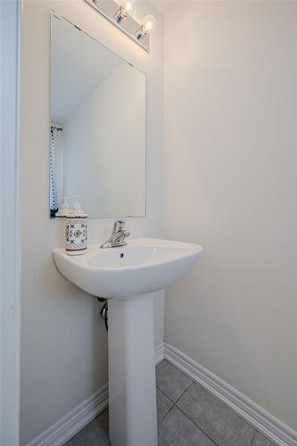91 Pinot Crescent, Hamilton, ON - Indoor Photo Showing Bathroom