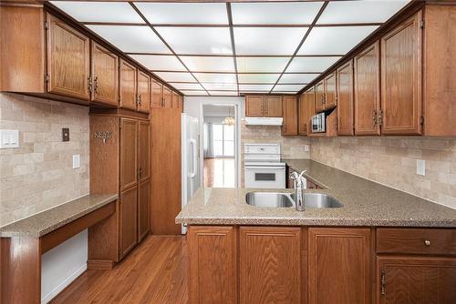 2155 Duncaster Drive|Unit #34, Burlington, ON - Indoor Photo Showing Kitchen With Double Sink