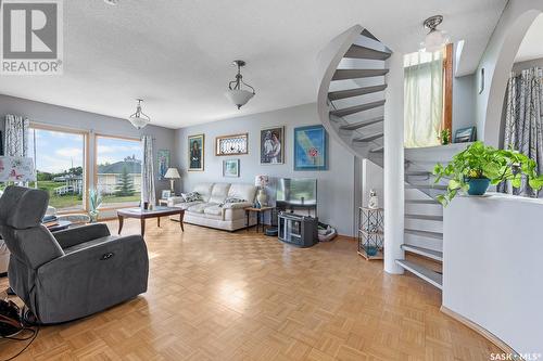 124 Donovel Crescent, Regina Beach, SK - Indoor Photo Showing Living Room