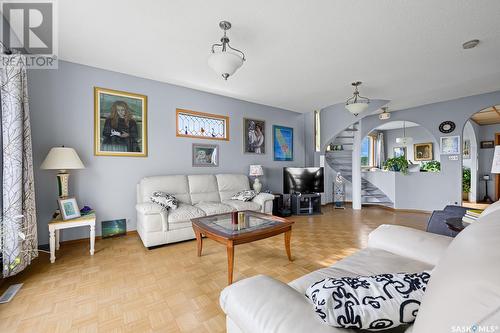 124 Donovel Crescent, Regina Beach, SK - Indoor Photo Showing Living Room