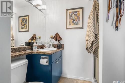 408 525 3Rd Avenue N, Saskatoon, SK - Indoor Photo Showing Bathroom