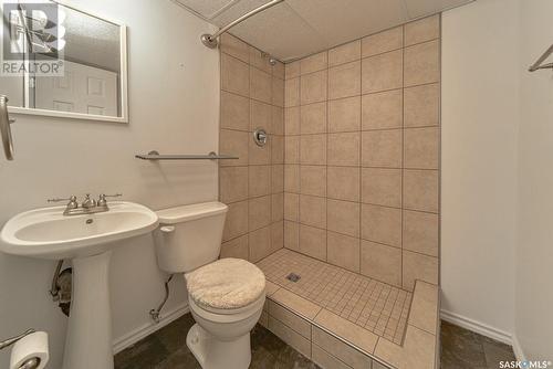 50 Buttercup Crescent Nw, Moose Jaw, SK - Indoor Photo Showing Bathroom