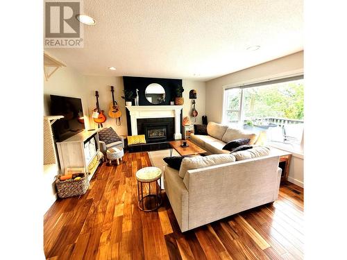 660 Boitanio Street, Williams Lake, BC - Indoor Photo Showing Living Room With Fireplace