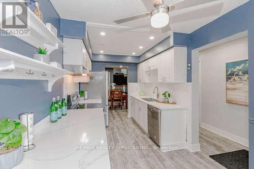 32 Simmons Boulevard, Brampton, ON - Indoor Photo Showing Kitchen