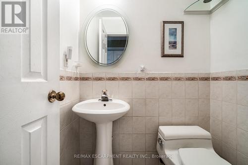 2120 Madden Boulevard, Oakville, ON - Indoor Photo Showing Bathroom