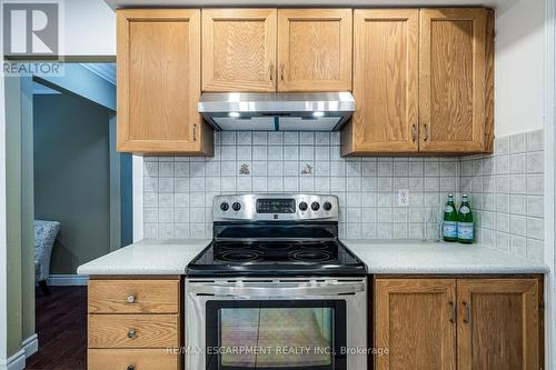 2120 Madden Boulevard, Oakville, ON - Indoor Photo Showing Kitchen