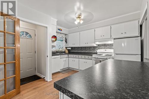 64 Marlborough Avenue, London, ON - Indoor Photo Showing Kitchen With Double Sink