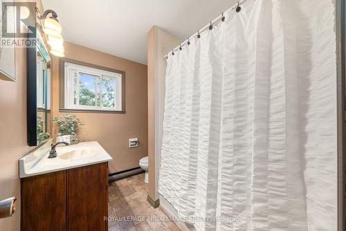 3343 Baker Road N, Hamilton Township, ON - Indoor Photo Showing Bathroom