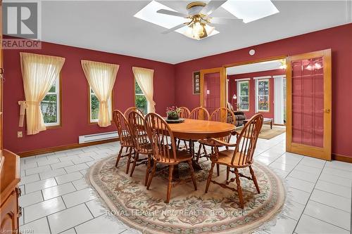 16 Dobbie Road, Thorold, ON - Indoor Photo Showing Dining Room