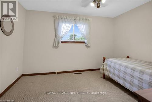 16 Dobbie Road, Thorold, ON - Indoor Photo Showing Bedroom