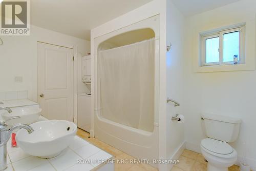 405 Cambridge Road, Fort Erie, ON - Indoor Photo Showing Bathroom