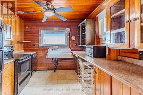 405 Cambridge Road, Fort Erie, ON - Indoor Photo Showing Kitchen