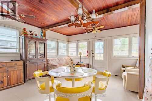 16 Lincoln Road E, Fort Erie, ON - Indoor Photo Showing Dining Room