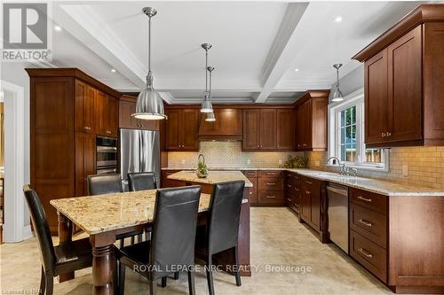 110 Main Street E, Grimsby, ON - Indoor Photo Showing Kitchen