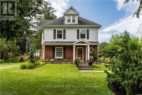 110 Main Street E, Grimsby, ON - Outdoor With Deck Patio Veranda With Facade