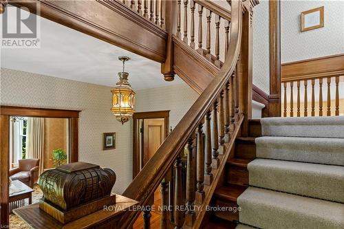 110 Main Street E, Grimsby, ON - Indoor Photo Showing Other Room