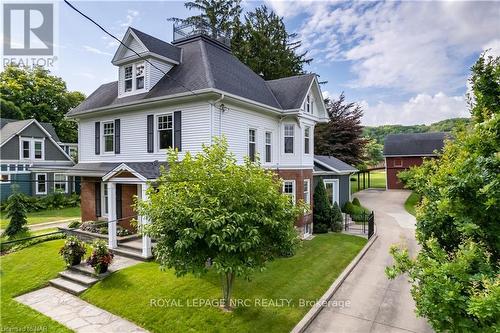 110 Main Street E, Grimsby, ON - Outdoor With Facade