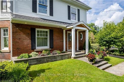 110 Main Street E, Grimsby, ON - Outdoor