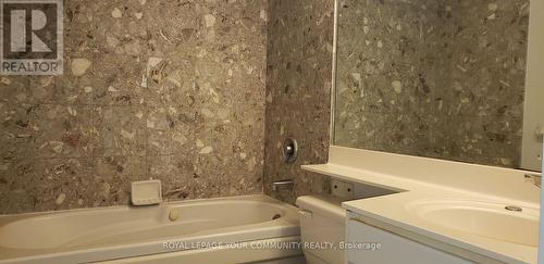1409 - 7 Carlton Street, Toronto, ON - Indoor Photo Showing Bathroom