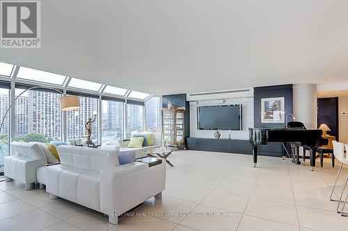 801 - 251 Queens Quay W Quay, Toronto, ON - Indoor Photo Showing Living Room