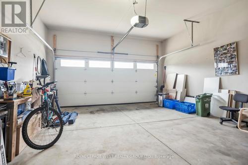 211 - 1250 Bridletowne Circle S, Toronto, ON - Indoor Photo Showing Garage