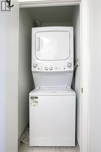 412 - 630 Greenwood Avenue, Toronto, ON - Indoor Photo Showing Laundry Room